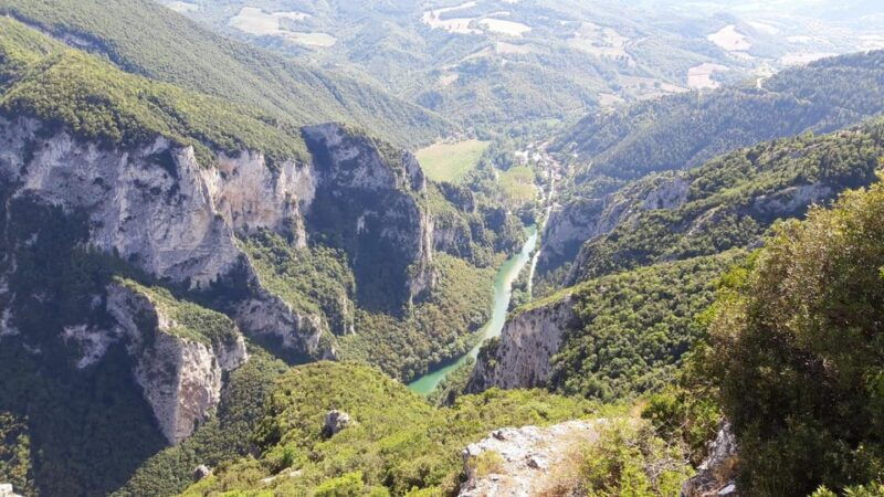fossombrone-canoe-adventure-at-the-giants-potholes