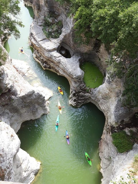fossombrone-canoe-adventure-at-the-giants-potholes