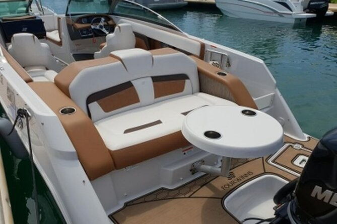 fourwinns-hd240-boat-rental-for-10-people-4-hours