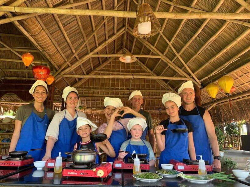 fr-hoi-an-cam-thanh-basket-boat-cooking-class