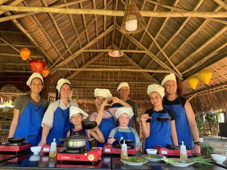 fr-hoi-an-cam-thanh-basket-boat-cooking-class