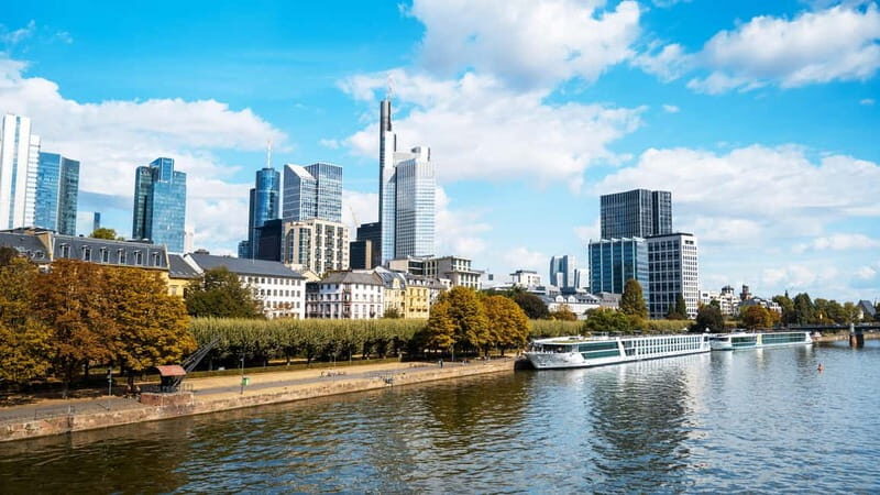 Frankfurt: 2-hour Best Intro Walking Tour with a Local - Key Points