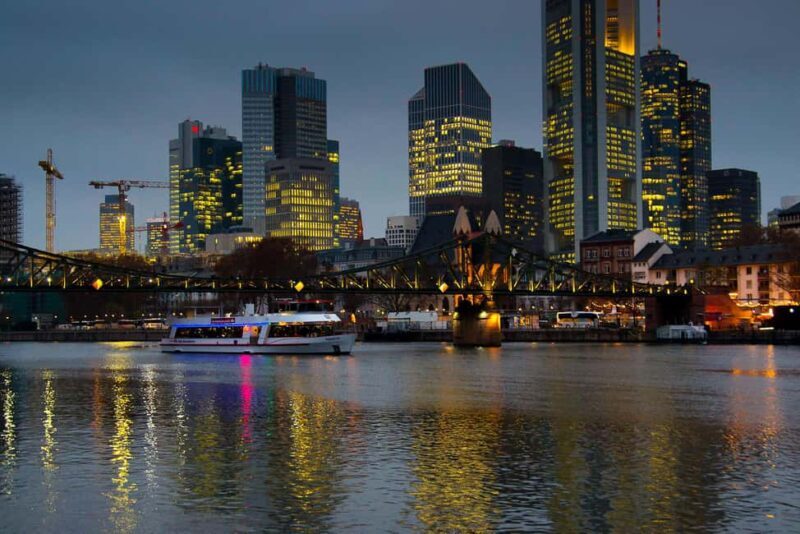 Frankfurt: All-Inclusive Advent Evening Cruise - The Sum Up