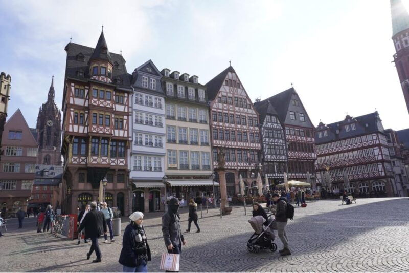 frankfurt-criminal-hunt-and-dangerously-delicious-schnitzel