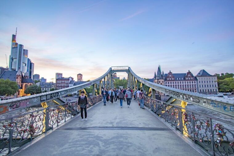 frankfurt-express-walk-with-a-local-in-60-minutes