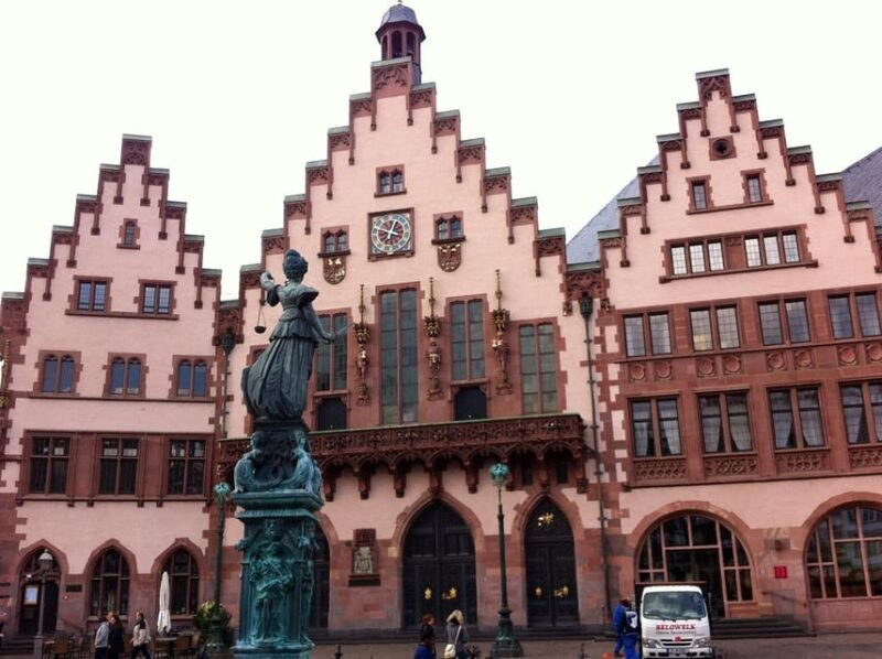 frankfurt-guided-walking-tour-with-apple-wine-experience