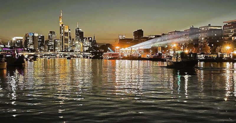 frankfurt-private-romantic-skyline-boat-tour