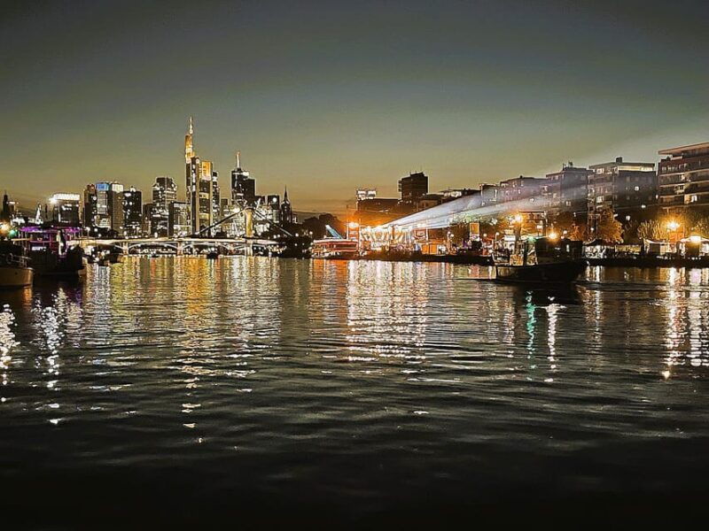 frankfurt-private-romantic-skyline-boat-tour