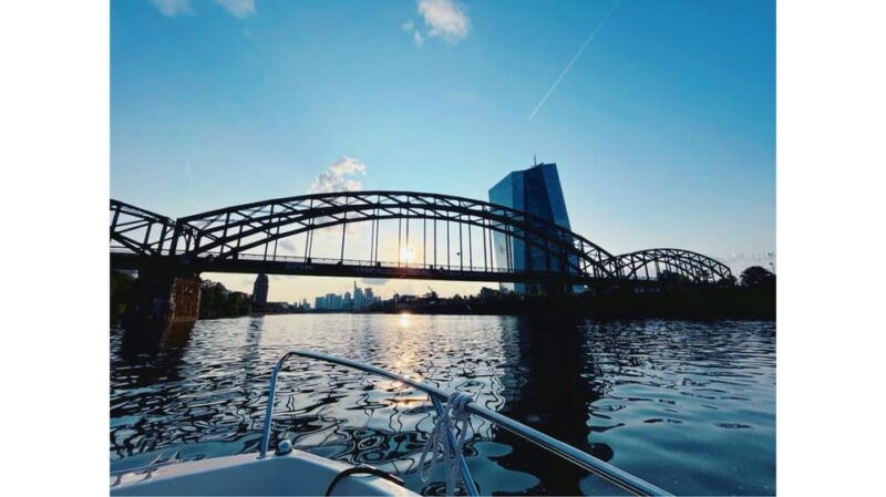 frankfurt-private-romantic-skyline-boat-tour