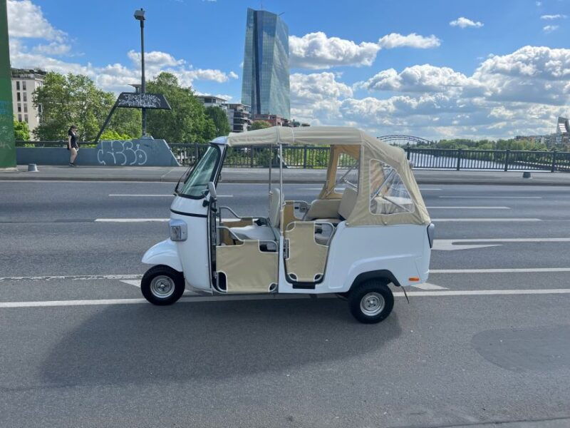 frankfurt-private-sightseeing-tour-in-retro-ape-calessino