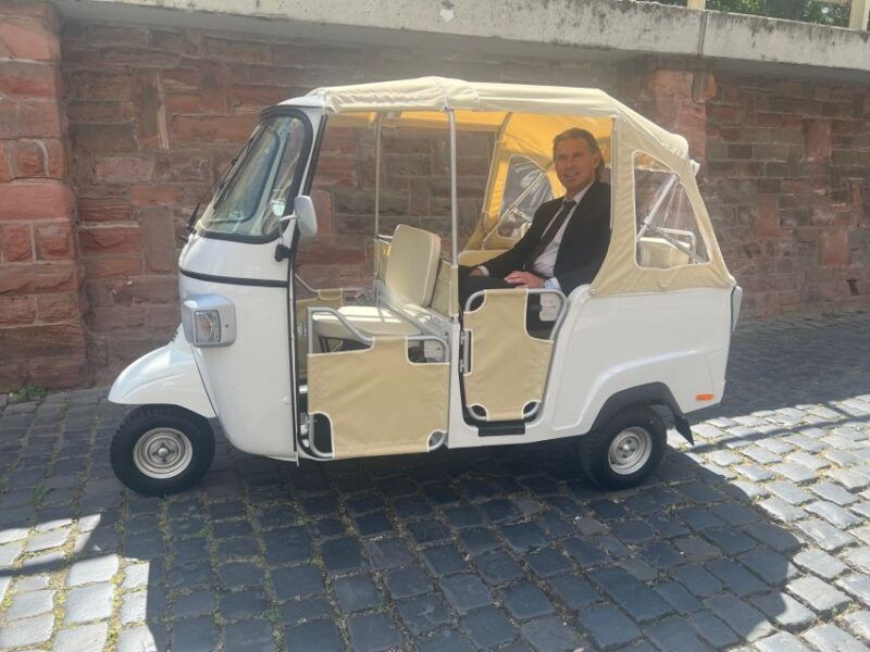 frankfurt-private-sightseeing-tour-in-retro-ape-calessino