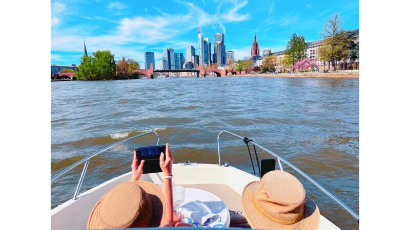 frankfurt-private-sport-boat-tour-speed-fun-skyline