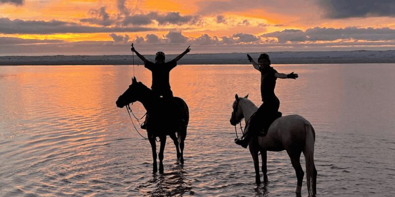 Franschhoek: 2h Horseback Riding at Sunset with Sundowners - FAQ
