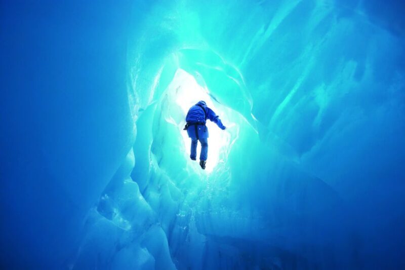 Franz Josef: 2.5 Hour Glacier Hike with Helicopter Transfer - The Sum Up