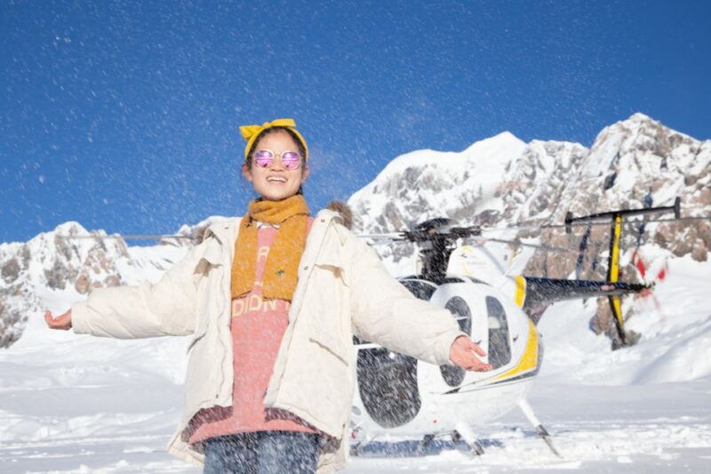 franz-josef-glacier-helicopter-ride-with-snow-landing