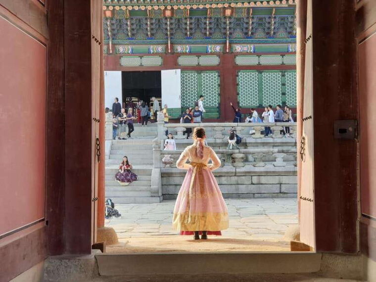 free-day-in-private-seoul-with-english-speaking-guide