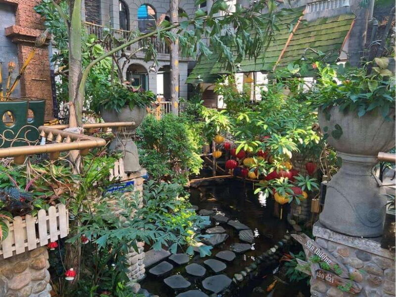 Free E-sim Art & Cafe-Hopping Tour Van Gogh & Monet Exhibit - Key Points  