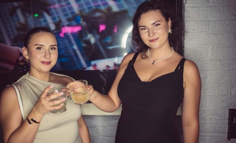 FREE pub Crawl with optional 1 hour open bar and 3 VIP clubs - What to expect on this pub crawl