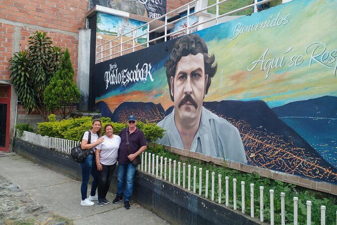 free-tour-comuna-3-manrique-the-largest-macro-mural-in-medellin