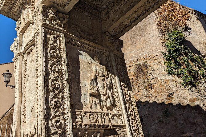 free-urban-trekking-with-an-archaeologist