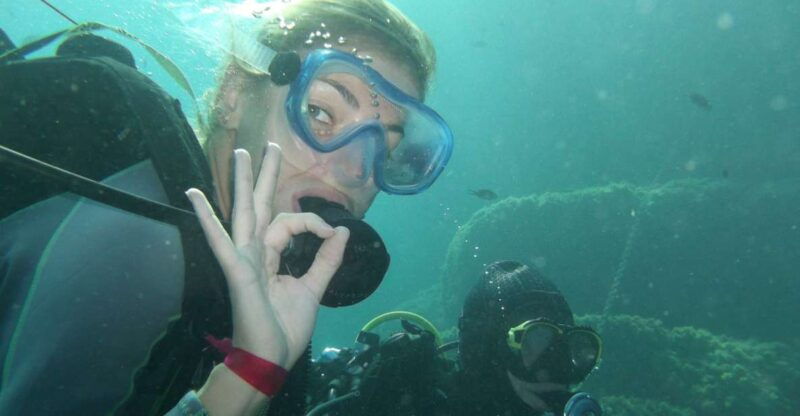 frejus-diving-experience-in-port-frejus-with-an-instructor