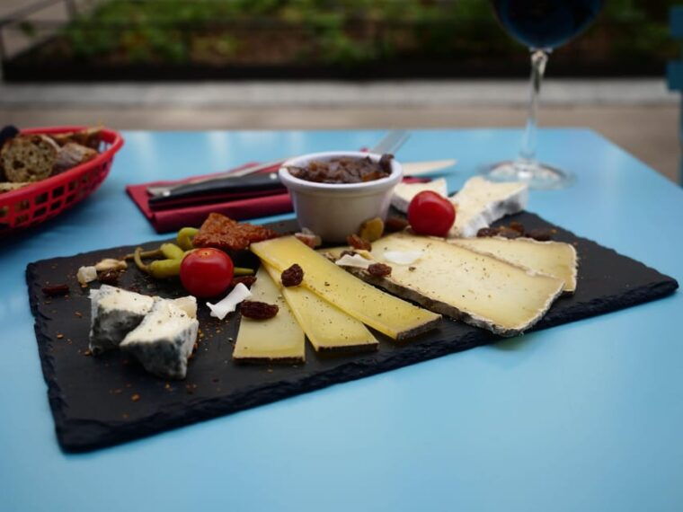 french-culinary-discovery-in-the-heart-of-montmartre