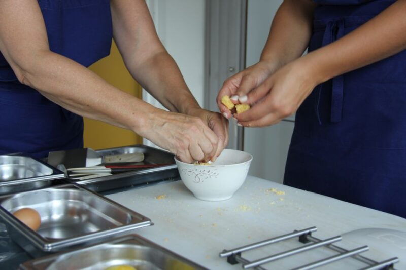 french-dessert-class-with-a-parisian-chef