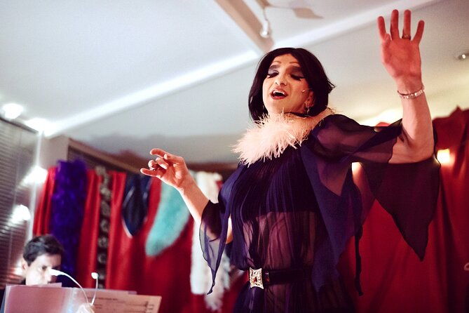 french-dinner-cabaret-show-in-artists-home