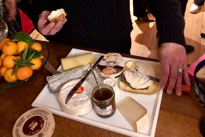 french-dinner-cabaret-show-in-artists-home