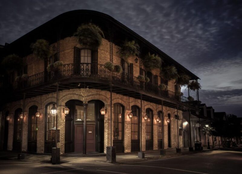 French Quarter Ghost Walk - In-Depth Review of the French Quarter Ghost Walk