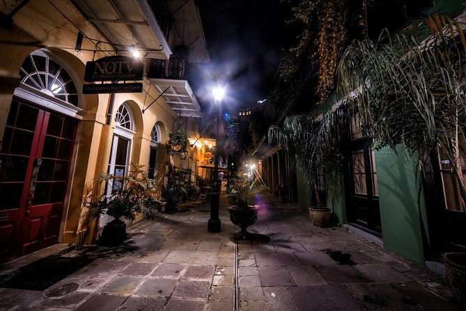 french-quarter-ghosts-and-spirits-tour-with-augmented-reality