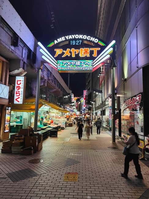 French-speaking tour of Tokyo between modernity and tradition - An Authentic Look at Tokyo’s Contrasts