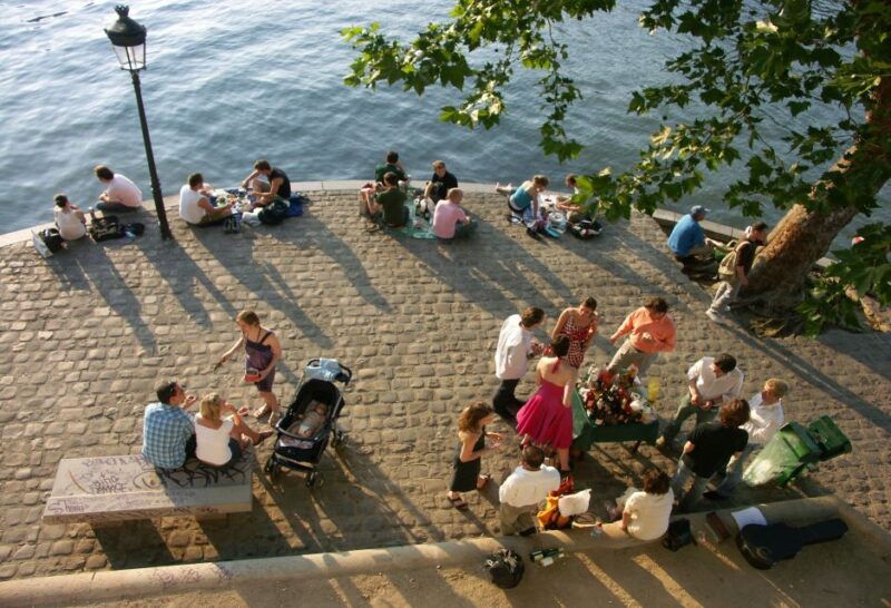 French Wine and Wine Bars in Paris Self-Guided Tour Booklet - Sightseeing and wine – a perfect pairing