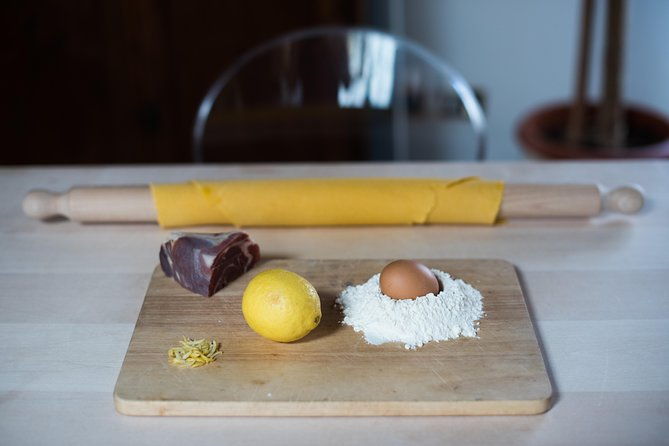 fresh-pasta-class-at-locals-home-in-venice