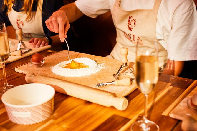 fresh-pasta-making-unlimited-prosecco-in-london