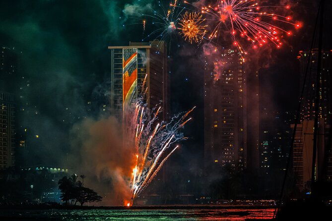 friday-night-firework-cruise-in-waikiki