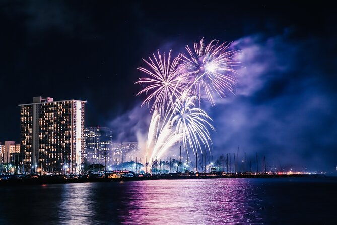 friday-night-waikiki-fireworks-catamaran-cruise