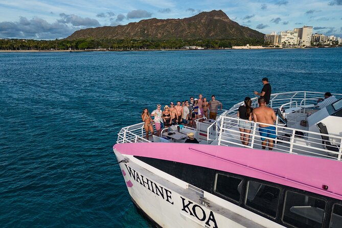 friday-night-waikiki-fireworks-catamaran-cruise