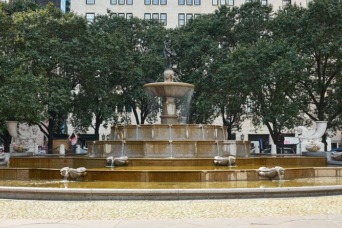 friends-in-new-york-city-private-car-tour-with-tickets