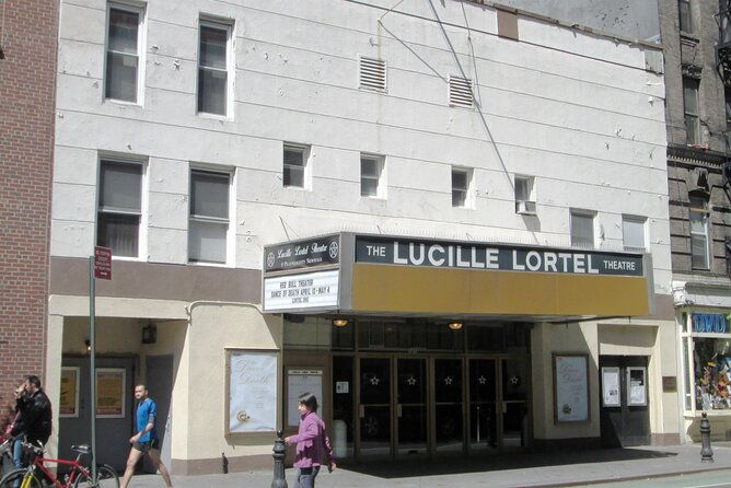 friends-in-new-york-city-private-car-tour-with-tickets