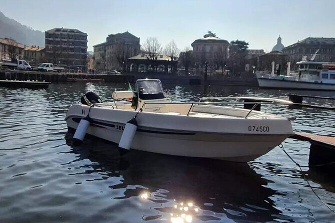 From 1H to 4H License Free Boat Rental 40cv Lake Como - Key Points