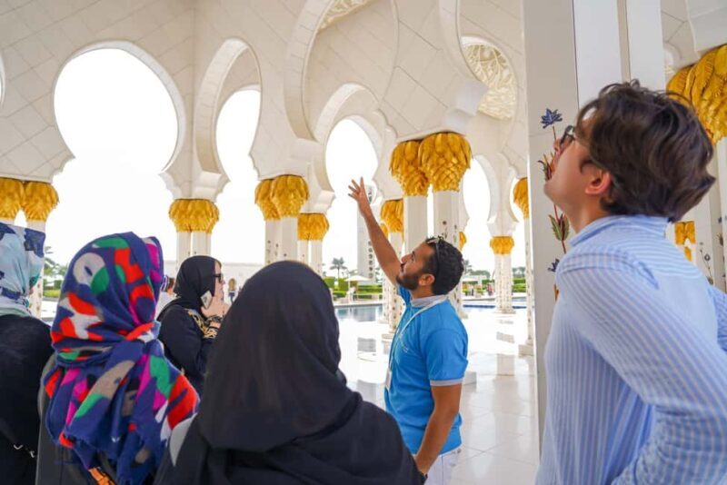 From Abu Dhabi: City Tour with Grand Mosque & Louvre Museum - Exploring the Louvre Abu Dhabi: Art and Architecture in Harmony