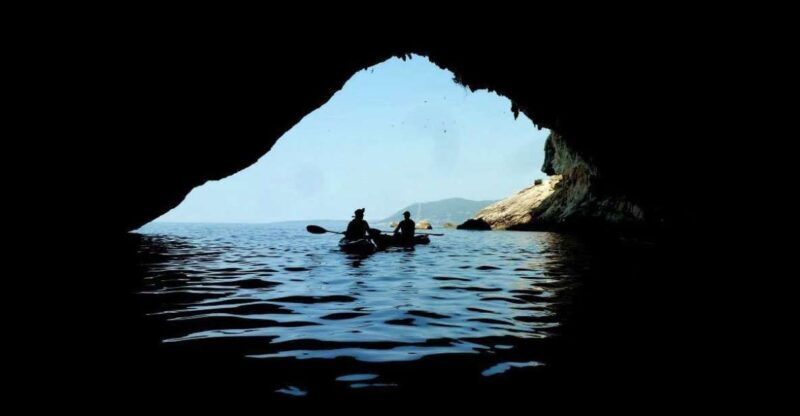 from-agios-ioannis-beach-kayak-day-trip-to-papanikolis-cave
