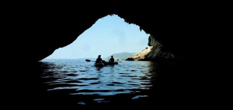 from-agios-ioannis-beach-kayak-day-trip-to-papanikolis-cave