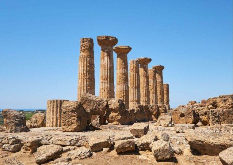 from-agrigento-to-siracusa-valley-of-temples-roman-villa