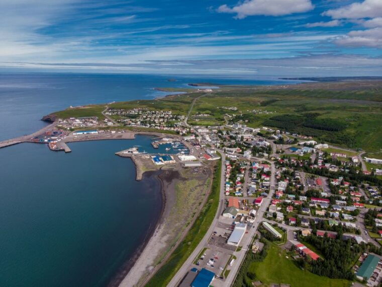 from-akureyri-private-diamond-circle-nature-tour-transfer