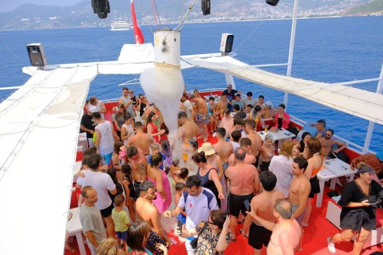 from-alanya-boat-tour-with-unlimited-soft-drinks-and-lunch