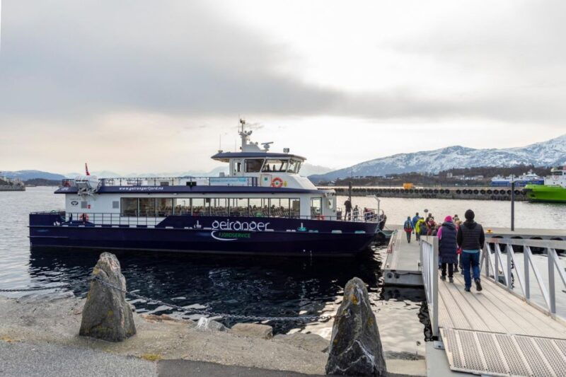 from-alesund-winter-fjord-cruise-to-geirangerfjord