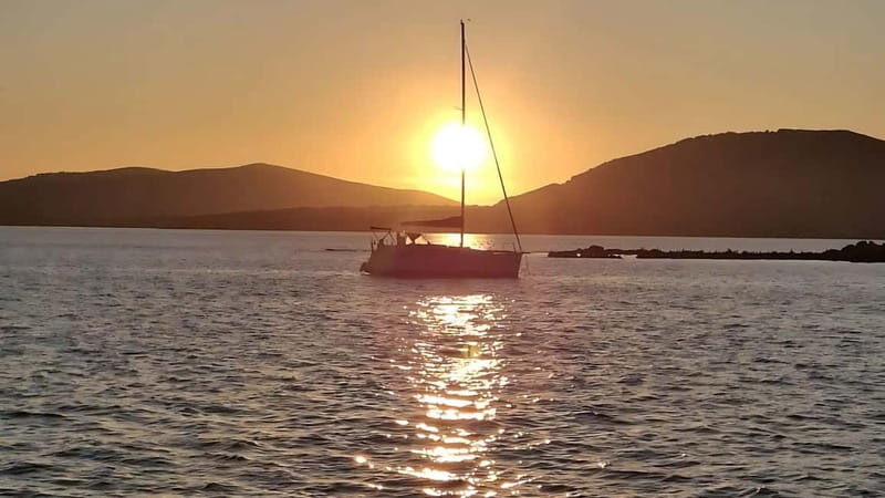From Alghero: sunset on a sailing boat with aperitif - Key Points