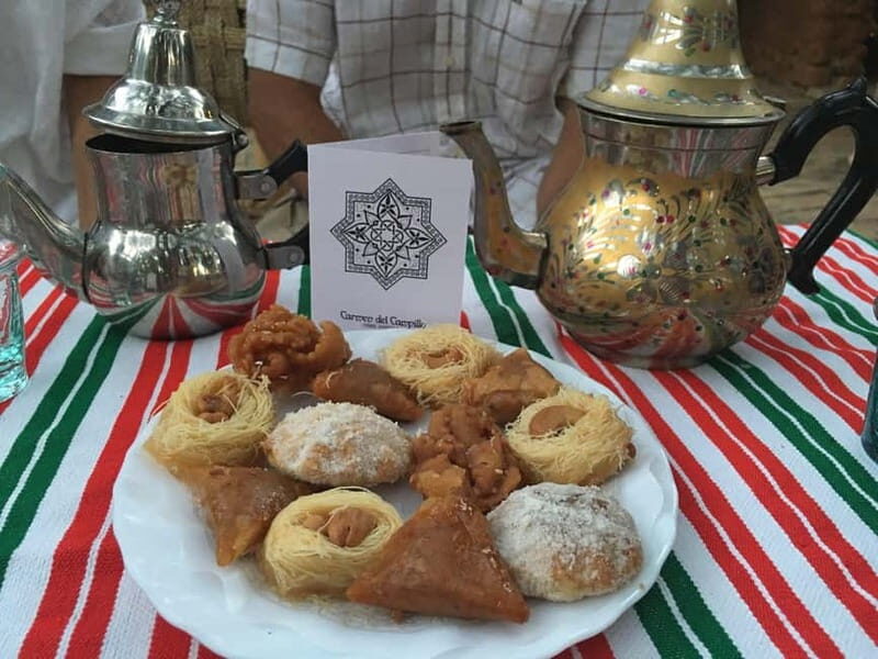 From Alicante and Elche: Tea house + sweets. Taste the flavor of the Orient. - The Sum Up